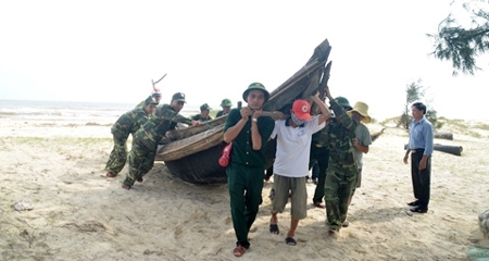 Tránh bão, sơ tán dân trước 4h chiều 18/7