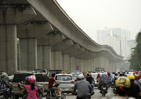 Đường sắt trên cao HN “uốn lượn” vẫn đảm bảo an toàn