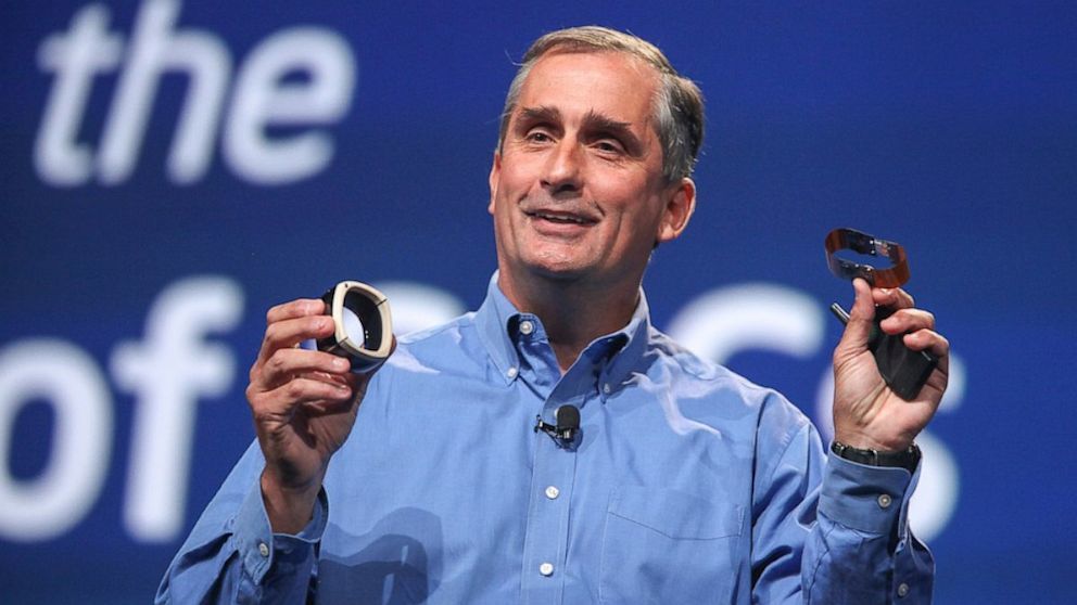Intel ‘gặp họa’ vì Microsoft miễn phí Windows 10