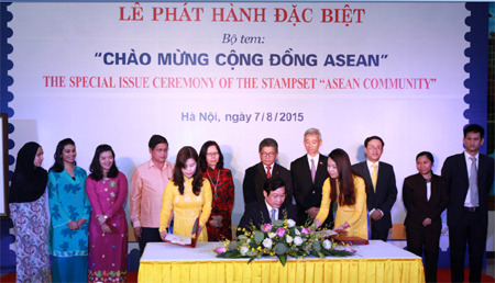 Phát hành bộ tem 