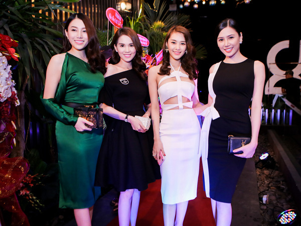 Ngọc Trinh lép vế vì chiều cao khiêm tốn