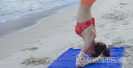 Hồ Ngọc Hà mặc bikini 'trồng cây chuối' khoe thân hình tuyệt mỹ