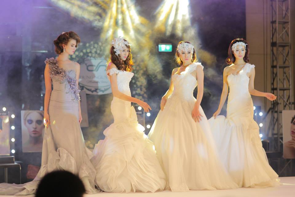 Những bộ váy đáng mơ ước nhất mùa cưới 2015