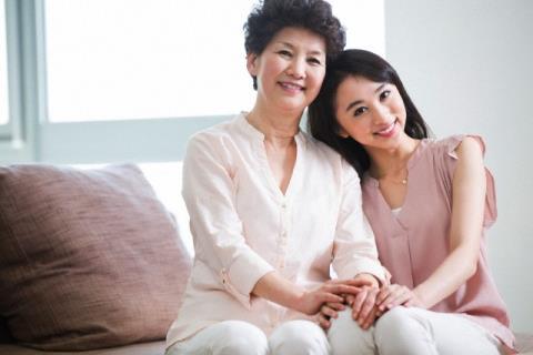 Mẹ chồng bày kế giúp con dâu