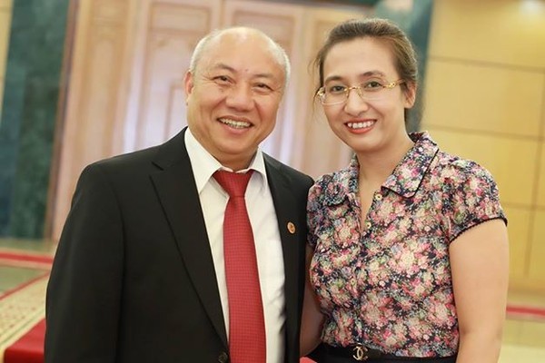 Người chồng bác sĩ lệch nhiều tuổi của BTV Vân Anh