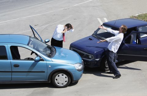 Giải quyết thế nào khi bị giữ xe quá lâu sau tai nạn giao thông?