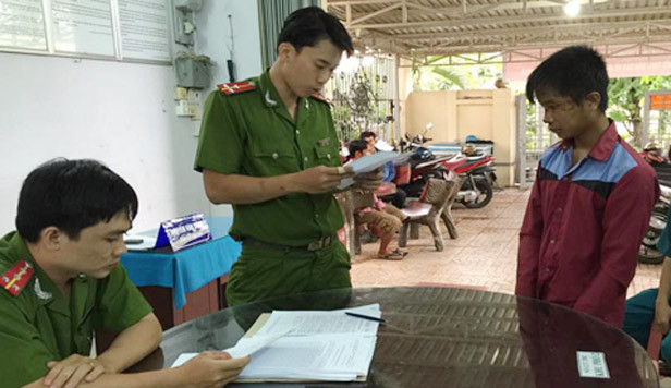 Kẻ cắt cổ người khác sau vụ va chạm giao thông bị khởi tố