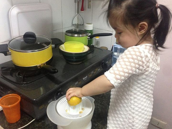 Sửng sốt với cách dạy con tự lập của mẹ Việt ở Thụy Sĩ