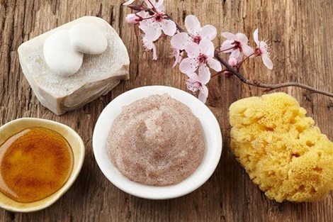 8 loại mỹ phẩm bác sĩ da liễu khuyên không nên dùng