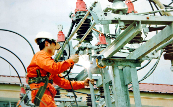 Bao giờ mới tính điện nhiều giá cho dân bớt thiệt?