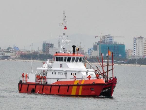 Ra Hoàng Sa cứu 2 ngư dân bị thương nặng