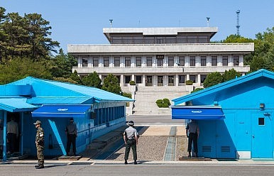 Vì sao bán đảo Triều Tiên thoát khỏi miệng hố chiến tranh?