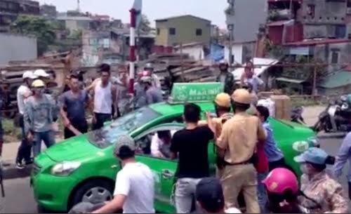 Thông tin bất ngờ về tài xế taxi gây náo loạn phố HN