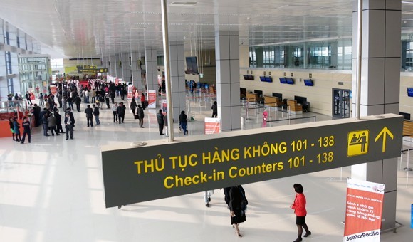 Không chịu nộp phạt, 3 người Việt bị cấm bay