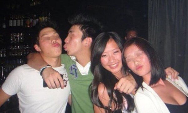 Á hậu lộ ảnh thác loạn với thiếu gia