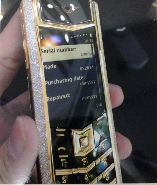 Mua chịu điện thoại Vertu hơn 1 tỷ đồng rồi bỏ trốn