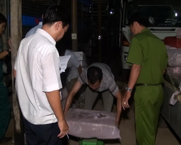 Nhập tiết lợn từ Mỹ về Việt Nam