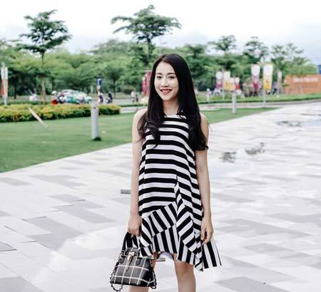 Ngắm street style dạo phố đầy màu sắc của quý cô đẹp 2 miền