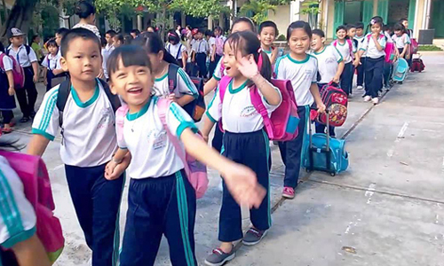 Nghịch lý: Bảo hiểm y tế cao hơn học phí