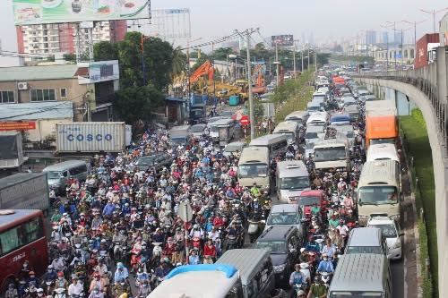 Giao thông hỗn loạn vì đèn giao thông 