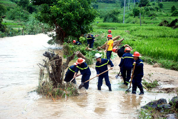 Hà Giang: Lũ ống cuốn trôi 3 mẹ con