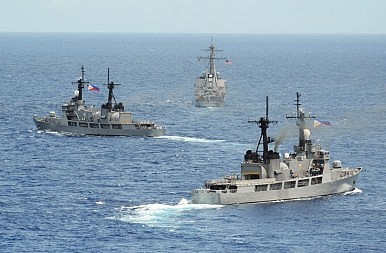 Mỹ cấp 4 tàu tuần tra cho Philippines