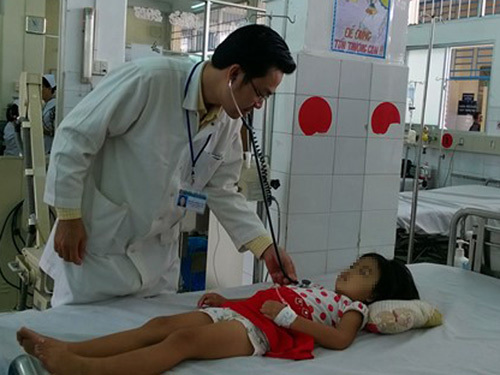 Sốt xuất huyết: Đừng để con chết vì nhập viện trễ