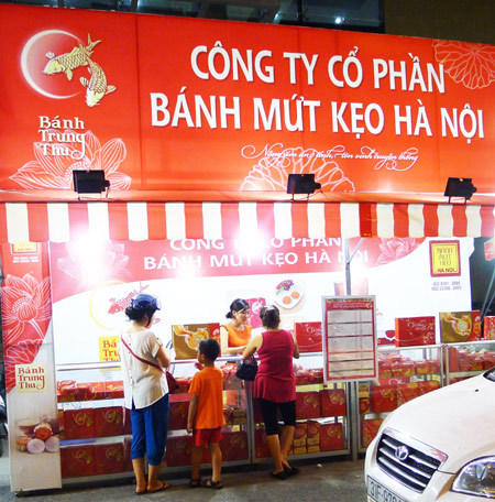 BÁNH MỨT KẸO HÀ NỘI TẠI CỬA HÀNG BÀ TRIỆU VỚI KHÔNG GIAN TRUYỀN THỐNG