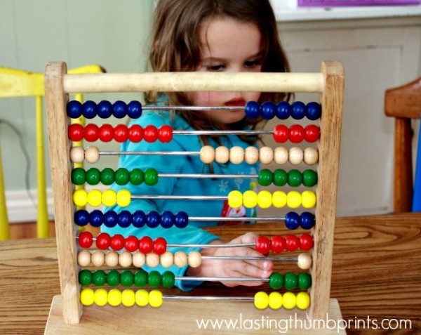 8 cách giúp bố mẹ dạy con nhớ địa chỉ nhà và số điện thoại