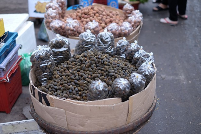 các loại mắm, khô cá, bánh, hoa quả, miền Tây, Châu Đốc