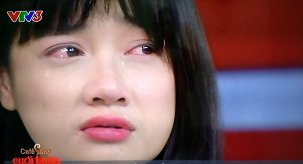 Nhã Phương khóc nức nở trên sóng VTV trực tiếp
