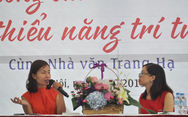 Trang Hạ đến hội sách nói về trẻ tự kỷ