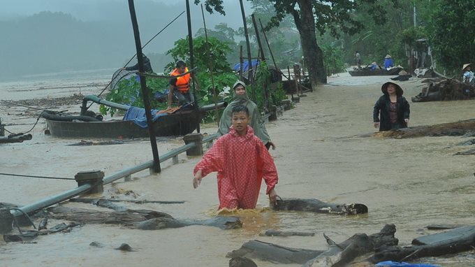 Mưa lũ 'cuốn trôi' gần 5.500 tỷ đồng