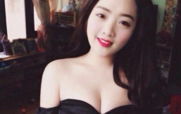 Sửng sốt với nữ game thủ sở hữu bộ ngực 