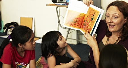 Trẻ học tiếng Anh, tuổi nào là muộn?