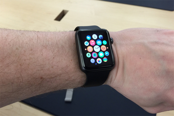 Apple Watch sẽ bán qua nhà mạng từ 25/9