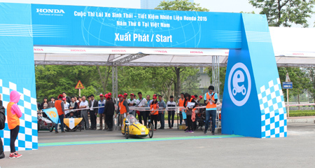 Khởi động thi Lái xe sinh thái, tiết kiệm nhiên liệu 2016