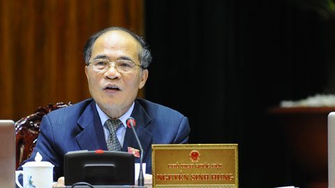 'Chỉ thấy thành tích ngời ngời đất nước không được nhờ'