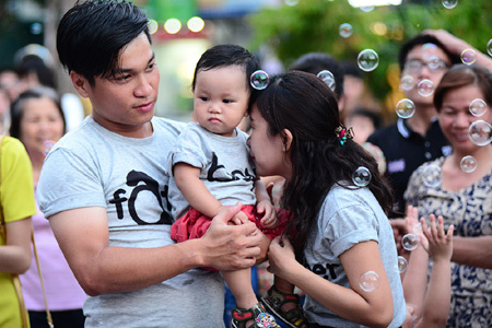 Nghệ thuật yêu thương từ… những cú chạm