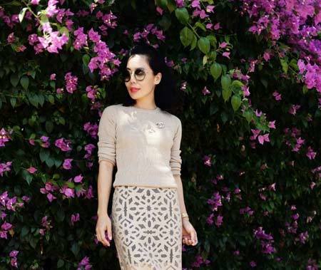 Các quý cô châu Á đồng điệu với street style thu dịu dàng