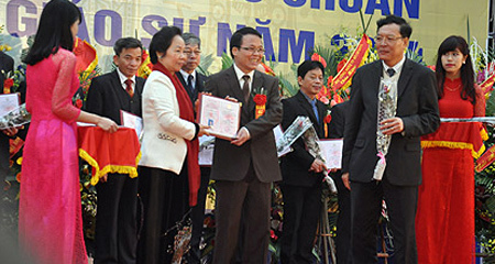 Cần đào thải những giáo sư, tiến sỹ