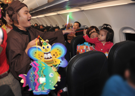 Cùng Vietjet ‘phá cỗ’ trên độ cao 10,000m