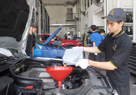 2.000 lượt thay dầu miễn phí cho chủ xe Mercedes-Benz VN