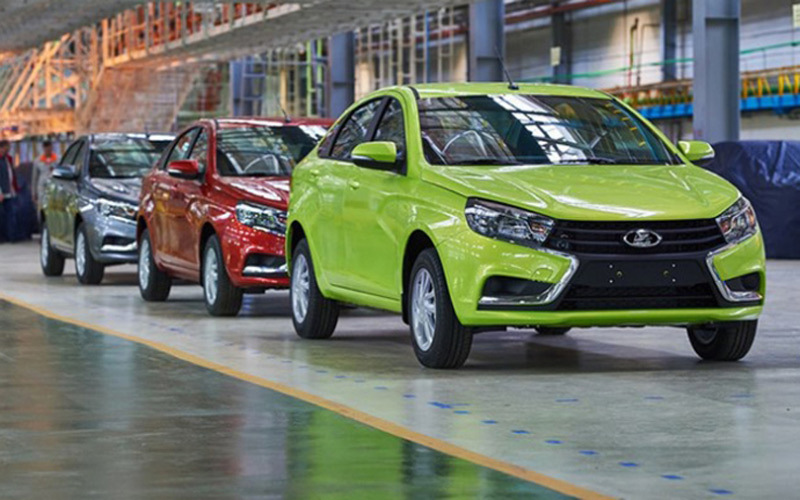 Nội soi xe hơi 'bom tấn' Lada Vesta giá 160 triệu đồng