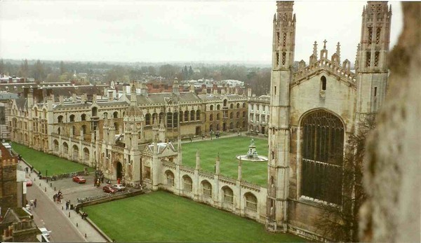 Đại học Cambridge xem xét đưa kỳ thi tuyển sinh đầu vào trở lại