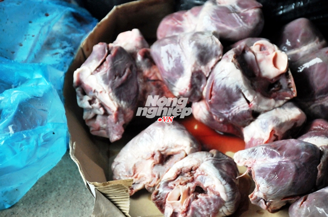 Hà Nội bắt giữ, tiêu hủy gần 100 kg tim lợn nhập lậu siêu rẻ