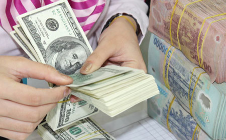 Giá USD bất ngờ giảm sâu