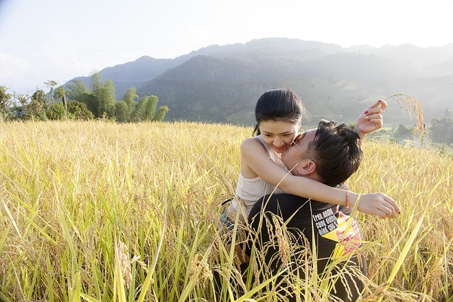 Cặp phượt thủ vượt nghìn km lên Tây Bắc cầu hôn