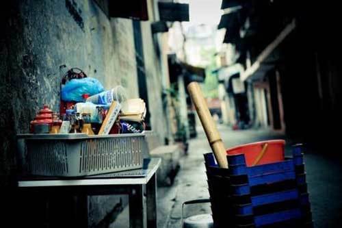 Vợ chồng trẻ chiến tranh lạnh vì... thuốc lào