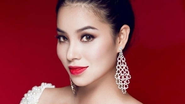 Gu thời trang sành điệu và tinh tế của HH Phạm Hương